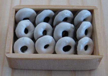 White Iced Donut Tray FD-EBP