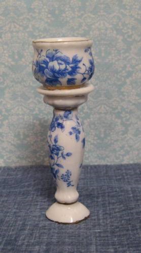 Blue and White Pedestal LRA