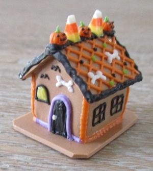 Halloween Gingerbread House FD-ST