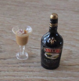 Bottle Baileys and Full Glass FD-MCJ