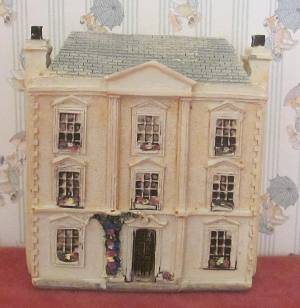 Montgomery Miniature Doll House T