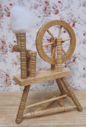 Oak Spinning Wheel SCC-S