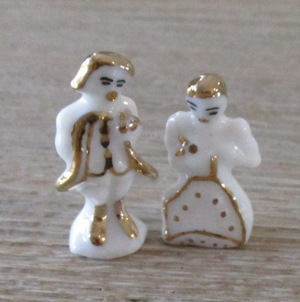 Pair of White Figurines LRA