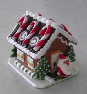 Traditional Gingerbread House FD-ST