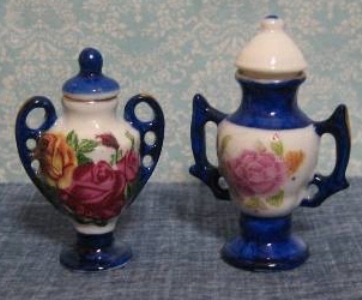 Floral Urns Set x 2 LRA